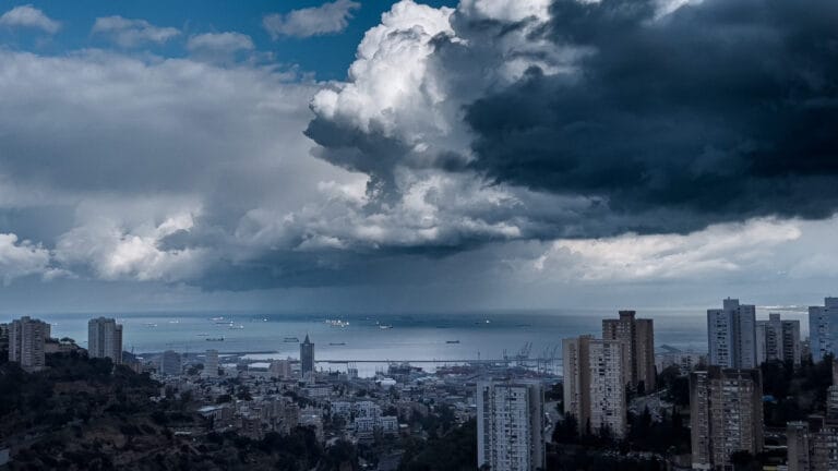 Bulutlarda yaşam: Trilyonlarca mikroorganizma atmosferde Dünya’yı dolaşıyor