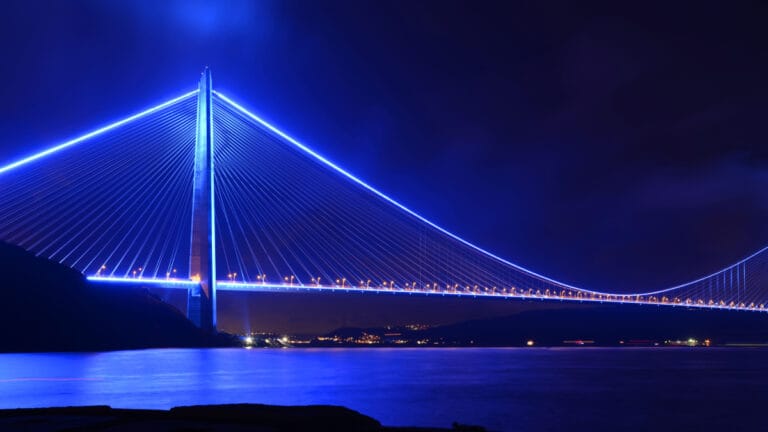 Yavuz Sultan Selim Köprüsü’nün elektriği yenilenebilir enerjiden karşılandı