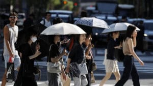 Japonya ve Güney Kore rekor kıran sıcaklarla boğuşuyor: Can kaybı ve hastanelerde yığılma artıyor