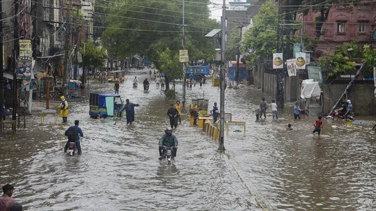 Pakistan’da muson felaketi: Can kaybı 87’ye yükseldi