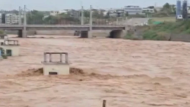 Pakistan’da muson: 72 can kaybı