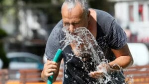 Sıcak hava etkili oluyor! Kuvvetli rüzgar da var