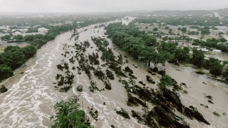 Teksas’ta sel felaketi: 78 kişi hayatını kaybetti, onlarca kayıp var