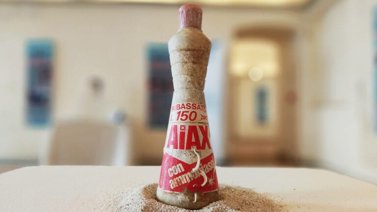 “Okyanus çöplerimizi yüzümüze tükürüyor”: İtalya’nın plastik kirliliği müzesi