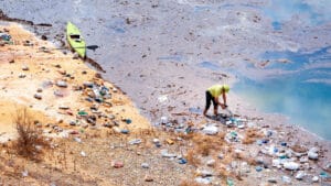 Dünya 1.5 trilyon dolarlık plastik kirliliği kriziyle karşı karşıya: Rapor, bebeklerden yaşlılara sağlık üzerindeki etkilerine dikkat çekiyor