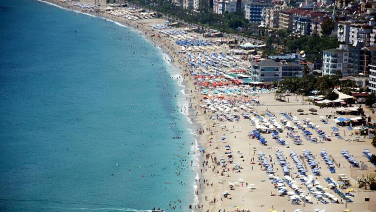 Sıcak hava etkili oluyor! Yağmur ve fırtına da var