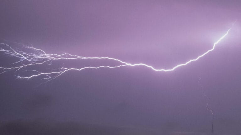 Dünyanın en uzun şimşeği 829 kilometre ile rekor kırdı