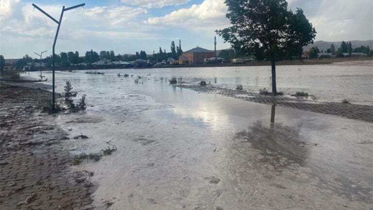 12 il için sağanak yağmur uyarısı