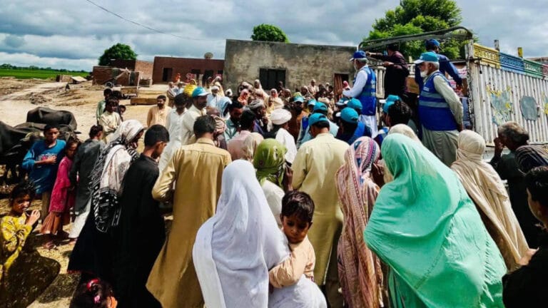 Pakistan, nehirlerin taşma tehdidine karşı 25 bin kişiyi tahliye etti