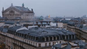 Paris’in ikonik çatıları kavruluyor: İklimle savaşta miras mı, insan sağlığı mı?