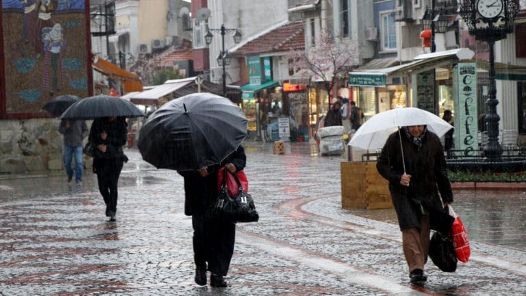 Bugün Türkiye’de hava durumu: Yağışlı bölgeler için uyarı