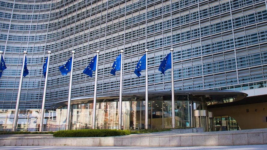 Avrupa Birliği iklim hedeflerinde yol ayrımı: Liderler 2040 emisyon hedefini “rekabet gücü şartına” bağlayacak