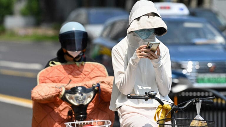 Çin iki uçta: Güneyi yaz sıcağı, kuzeyi rekor soğuk