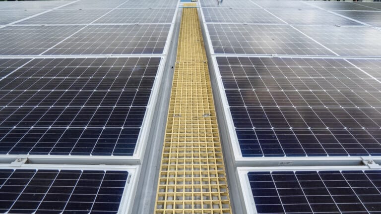 300 bin eve elektrik! İngiltere’nin en büyük güneş enerjisi santraline onay