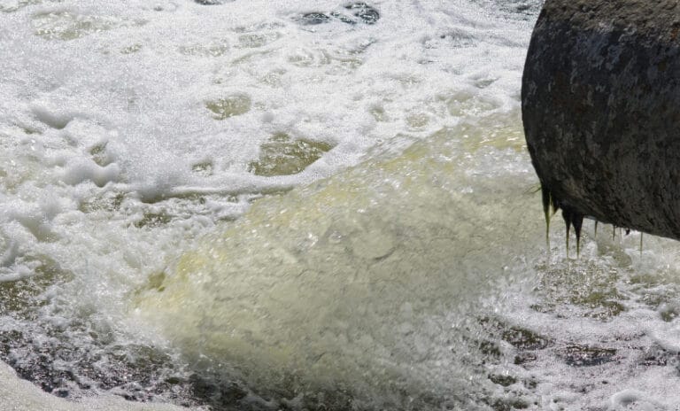 İngiliz Hükümeti’nden su şirketlerine sert darbe: Kanalizasyon sızıntılarında otomatik ve daha hızlı para cezaları geliyor