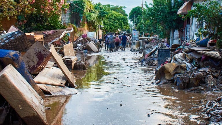 Meksika’da hükümete sel felaketi öfkesi! Hala kayıplar var