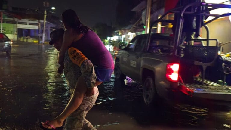 Meksika’da felaket haftası: Şiddetli seller ve fırtınalar en az 23 can aldı