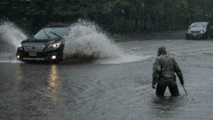 New York’ta şiddetli yağışlar: 2 kişi hayatını kaybetti, uçuşlar aksadı