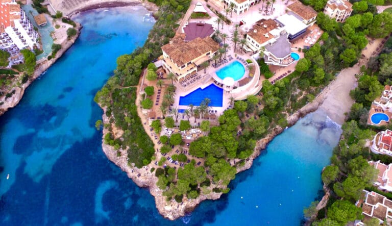 Antalya turizminde su alarmı: 306 bin odalı dev sektör, “yüksek su stresi” felaketine karşı harekete geçti