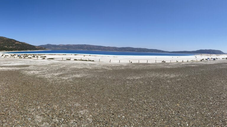 Dünyanın nazar boncuğu alarm veriyor: Salda Gölü’nde su seviyesi 4 metre çekildi! “Kaybetme riskiyle karşı karşıyayız”