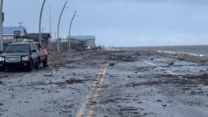 Pasifik Okyanusu’nda domino etkisi: Halong Tayfunu Japonya’yı vururken, kalıntıları California için yoğun yağış alarmı veriyor