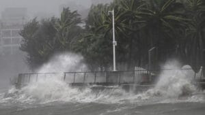 Üç aşırı hava olayı: Matmo Asya’yı vurdu, Priscilla ve Şahti dünya denizlerini tehdit ediyor
