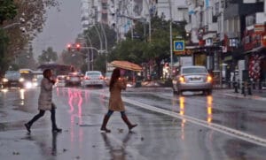 Kuzey Ege ve Marmara için kuvvetli yağmur uyarısı! Yüksek kesimlerde kar bekleniyor