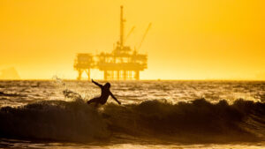 Trump yönetiminden radikal plan: Onlarca yıl sonra California kıyıları petrol sondajına açılıyor; siyasi gerilim tırmanıyor