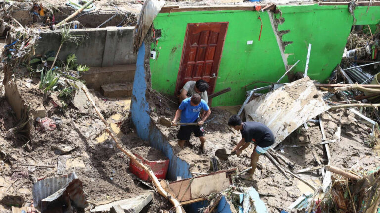 Kalmaegi Tayfunu’nun vurduğu Filipinler’de can kaybı 114’e yükseldi: Fırtına Vietnam’a yönelirken güç kazanıyor