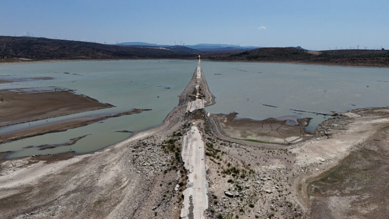 İzmir’in su alarmı uzadı: Azalan rezervler nedeniyle 13 ilçede kesintiler aralık ayında da devam ediyor