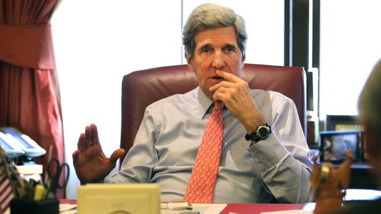 John Kerry’den Avustralya’ya COP31 çağrısı: Fosil yakıt devi ülkelere karşı sert olunmalı