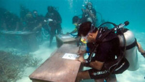 Yükselen sular altında imza: Maldivler’in dramatik su altı kabine toplantısı 1,5°C iklim hedefini nasıl gündemin merkezine taşıdı?