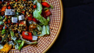 Gezegeni kurtarmak için çatal-bıçak devrimi: Vegan beslenme karbon faturasını yüzde 46 düşürüyor