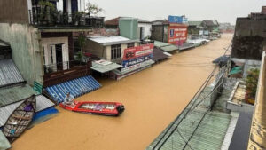 Vietnam sular altında: Can kaybı artarken küresel kahve başkenti çamura gömüldü