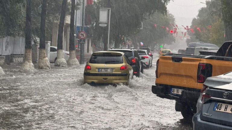 Türkiye’de mevsim normalleri üstünde sıcaklık alarmı: Sağanak yağışlar ve sis geri dönüyor