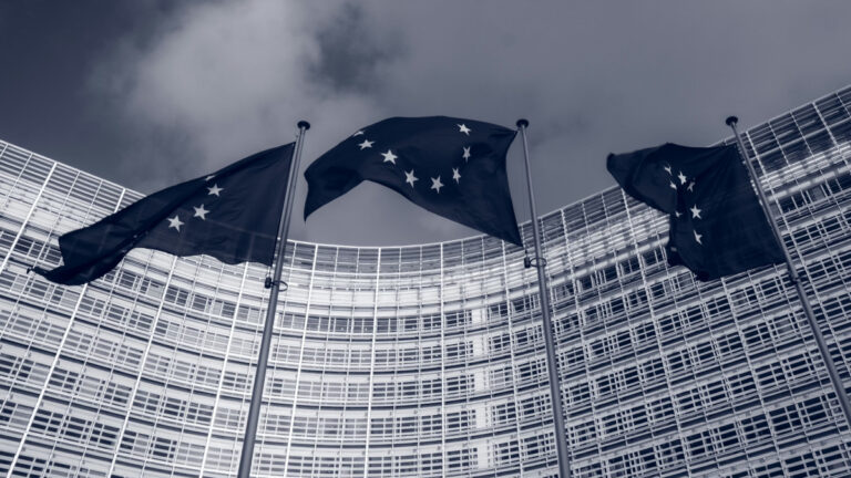 Yeşil dönüşümde geri adım mı? AB, sanayinin raporlama yükünü azaltmak için çevre yasalarını zayıflatıyor