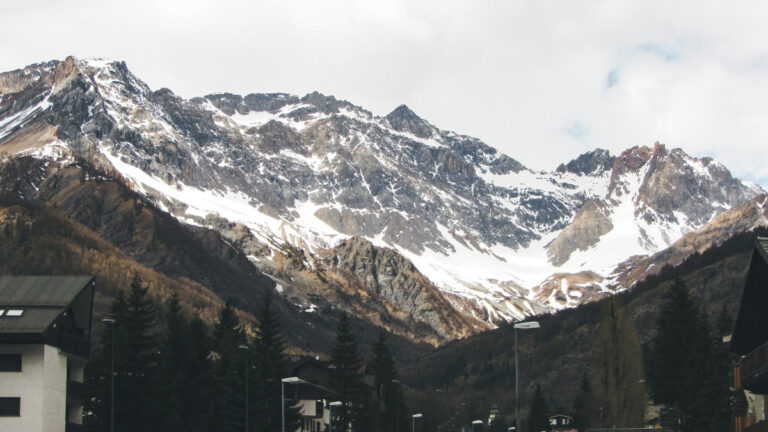 Buzul yok oluşunda kritik eşik: Alpler 2033’te zirveye ulaşıyor