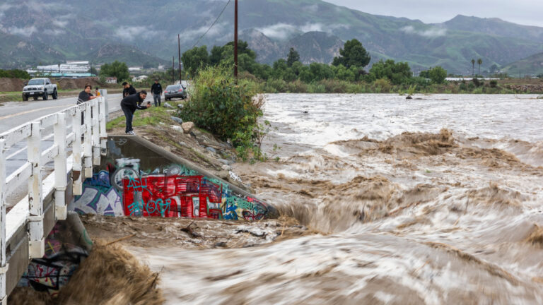 Güney California alarmda: Noel öncesi fırtına sel ve toprak kayması riskini artırdı