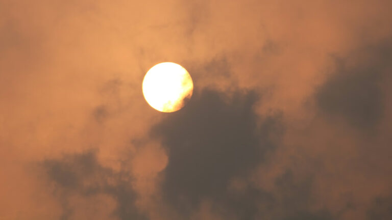 Şirketler güneşi engelleyerek dünyayı soğutmayı planlıyor, bilim insanları ise endişeli