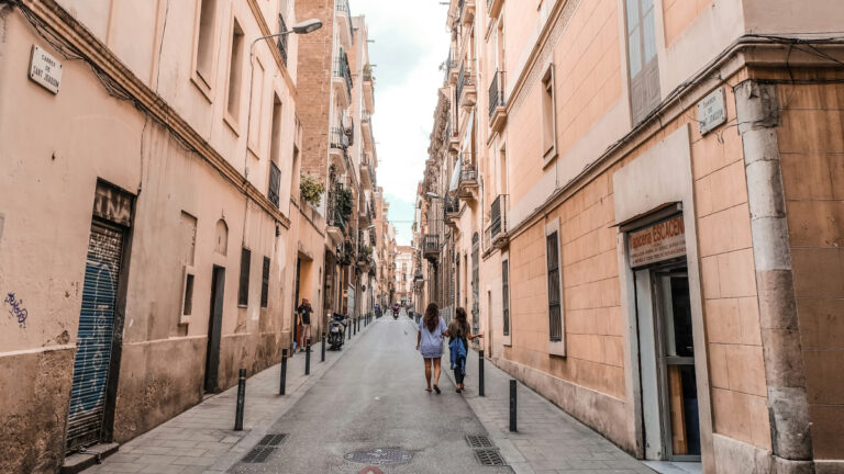 İspanya, sıcak hava dalgaları yeni normal haline gelirken iklim sığınakları için ulusal ağ kuruyor