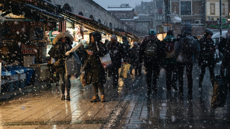 İstanbul Valiliği’nden 19 ilçe için kar ve karla karışık yağmur uyarısı