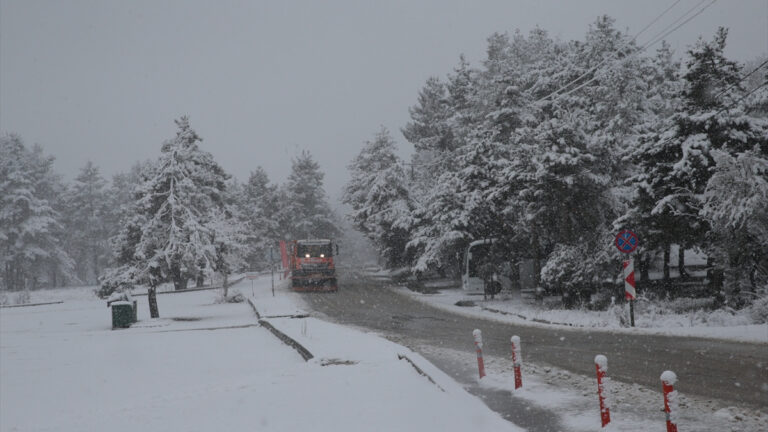 Karadeniz kıyıları için kuvvetli yağış ve buzlanma uyarısı! Türkiye’de soğuk hava etkili olacak