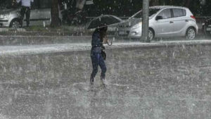 Doğu ve batı arasındaki hava makası açılıyor: Batı ısınırken, yurdun geniş bir bölümü sis ve yağışa teslim