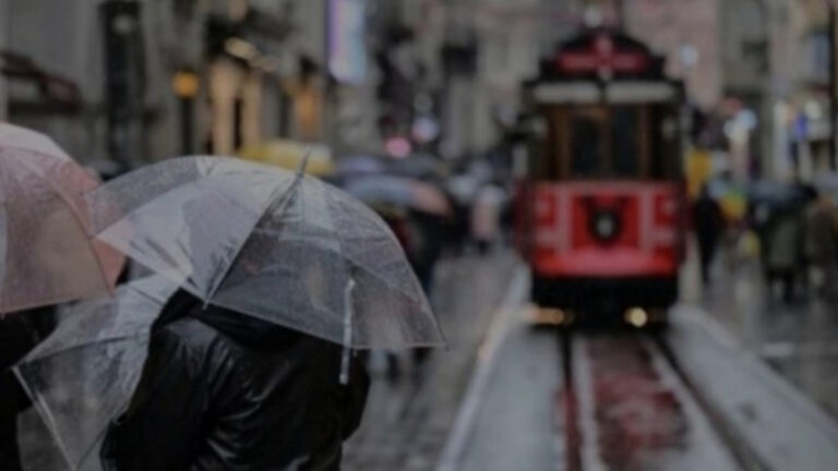 Meteoroloji’den batı ve doğuya çifte uyarı: Kuvvetli yağış ve fırtına alarmı!