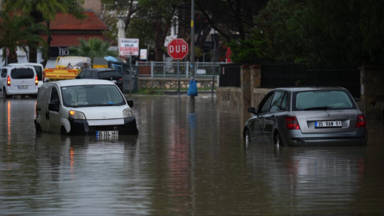 Soğuk hava dalgası geliyor: Kuzey ve iç kesimlerde sıcaklıklar düşerken, Doğu Karadeniz’de sağanak alarmı