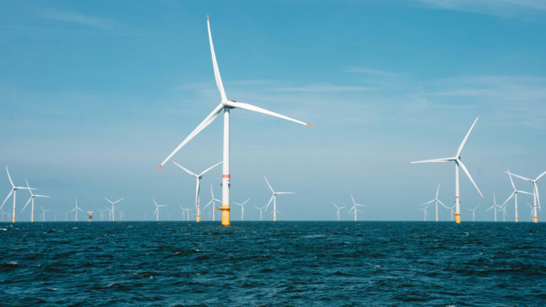 İngiltere, Kuzey Denizi’nde 100 GW’lık rüzgar enerjisi şebekesi kuracak 10 ülke arasında yer alacak