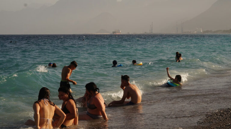 2026 yazı sıcak mı olacak? 2026 yazı nasıl geçecek? Uzmanlardan 2026 yaz ayı sıcaklık tahminleri