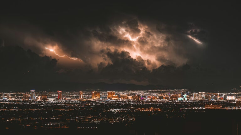Bilim insanları: 2025, insan kaynaklı emisyonlar nedeniyle aşırı sıcak bir yıl oldu