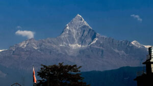 Bilim insanları uyarıyor: Himalayalar kışın kar yerine çıplak kayalarla kaplandı
