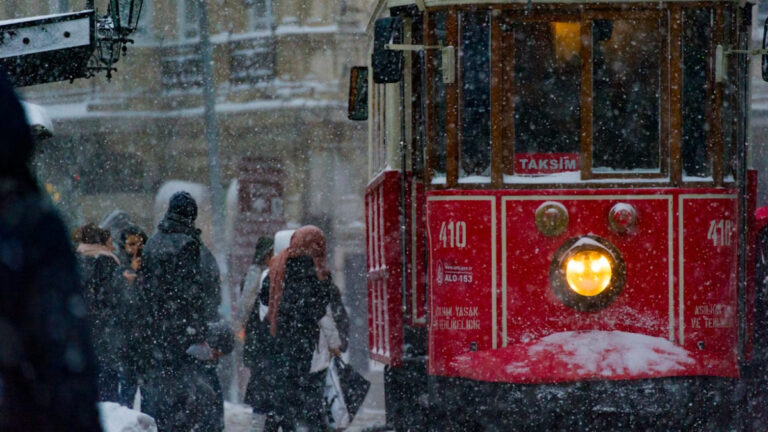 Meteoroloji’den 41 il için sarı kod! Kar yağışı, sağanak yağmur ve fırtına bekleniyor
